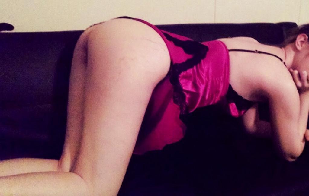 15P Self shot gfs are posing for cell phone camera pics