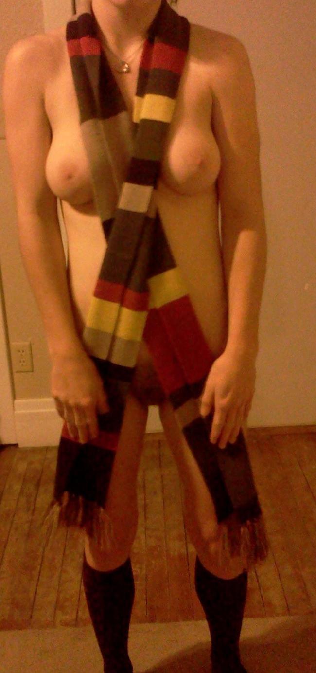 15P Self shot gfs are posing for cell phone camera pics