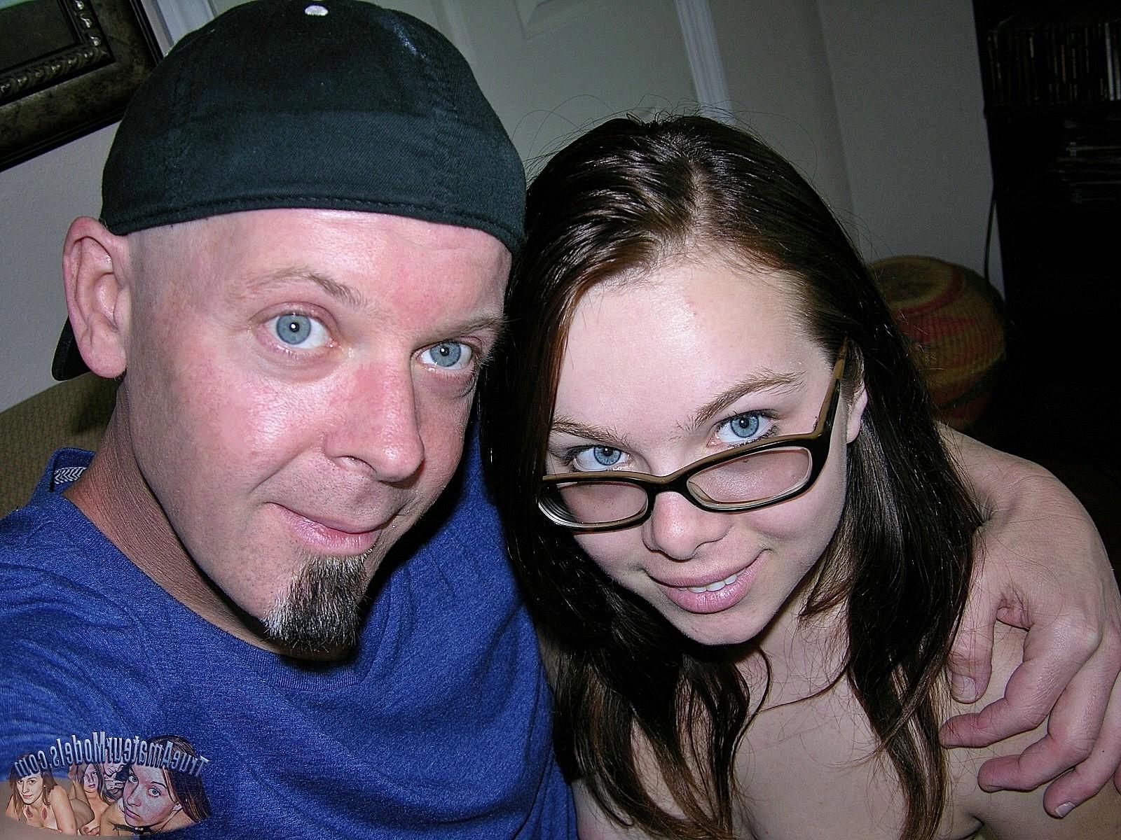 16P Glasses girl blowjob