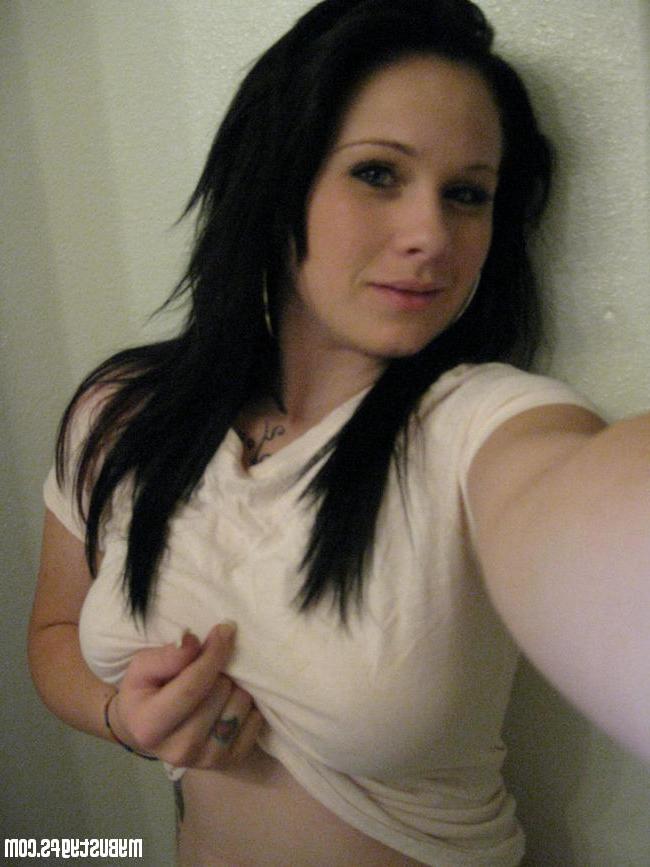 15P Big tits ex gfs show tits and ass for the camera