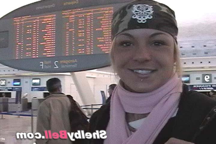 14P Bandana wearing blonde Shelby Bell playing with her pussy