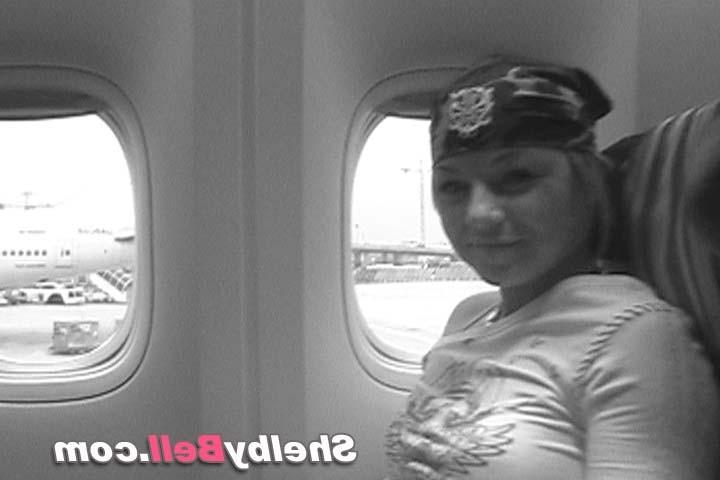 14P Bandana wearing blonde Shelby Bell playing with her pussy