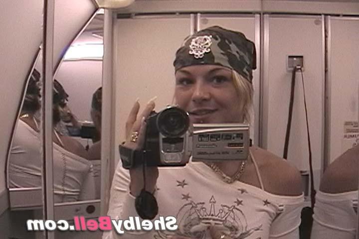 14P Bandana wearing blonde Shelby Bell playing with her pussy
