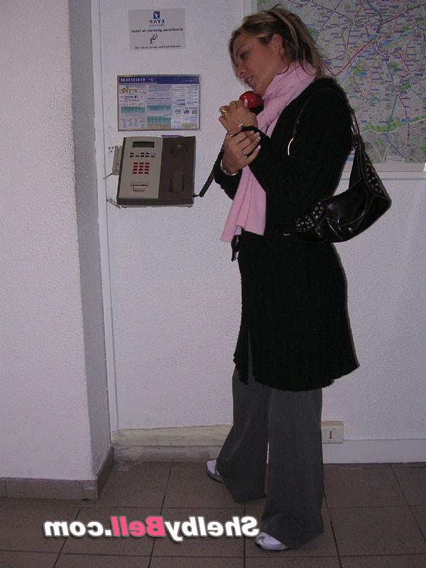 15P Cheerful blonde Shelby Bell posing in the streets of Paris