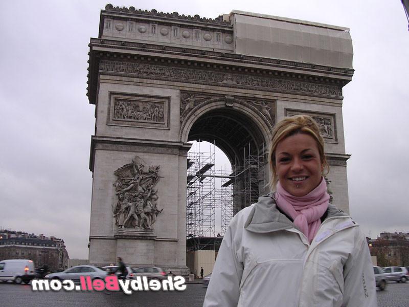 15P Cheerful blonde Shelby Bell posing in the streets of Paris