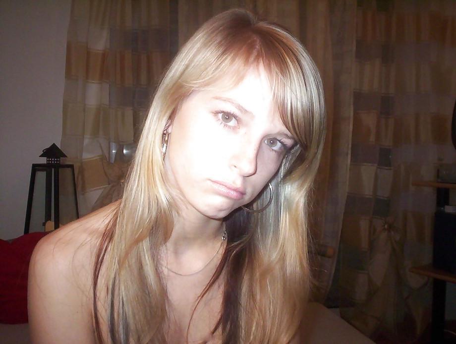 25P Skinny Blonde 1