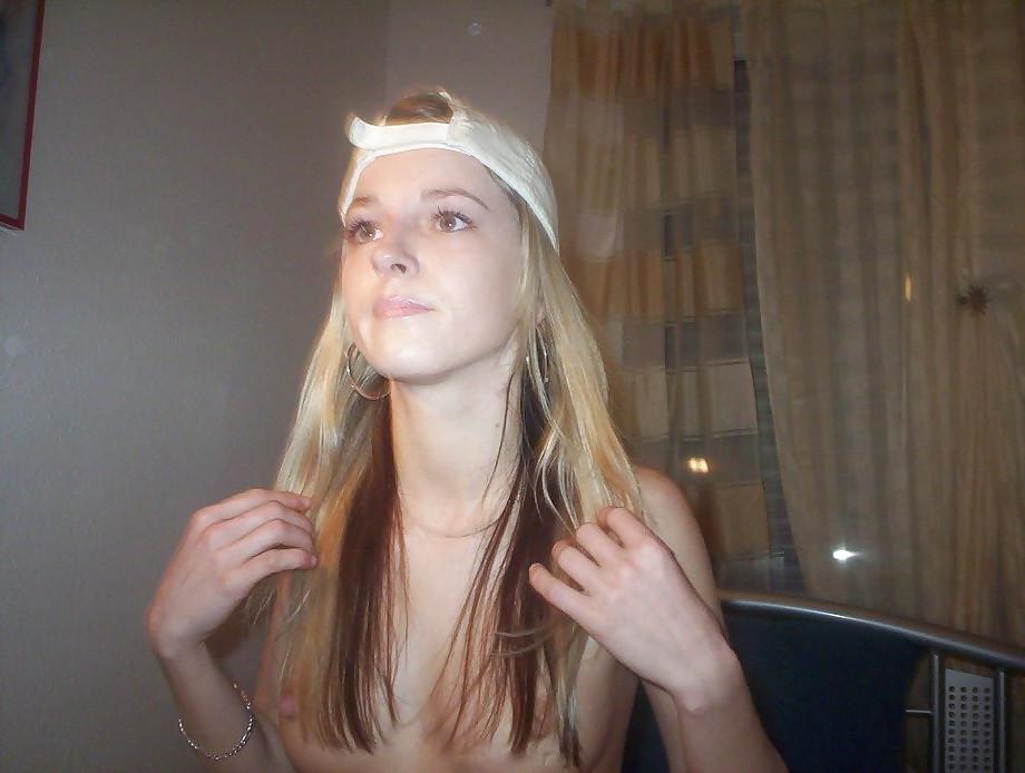 25P Skinny Blonde 1
