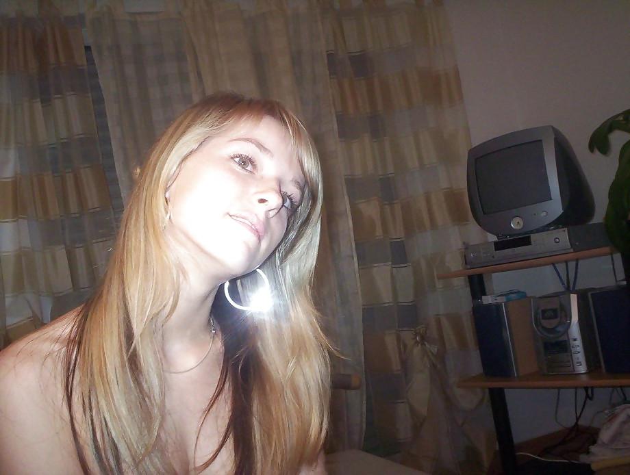 25P Skinny Blonde 1