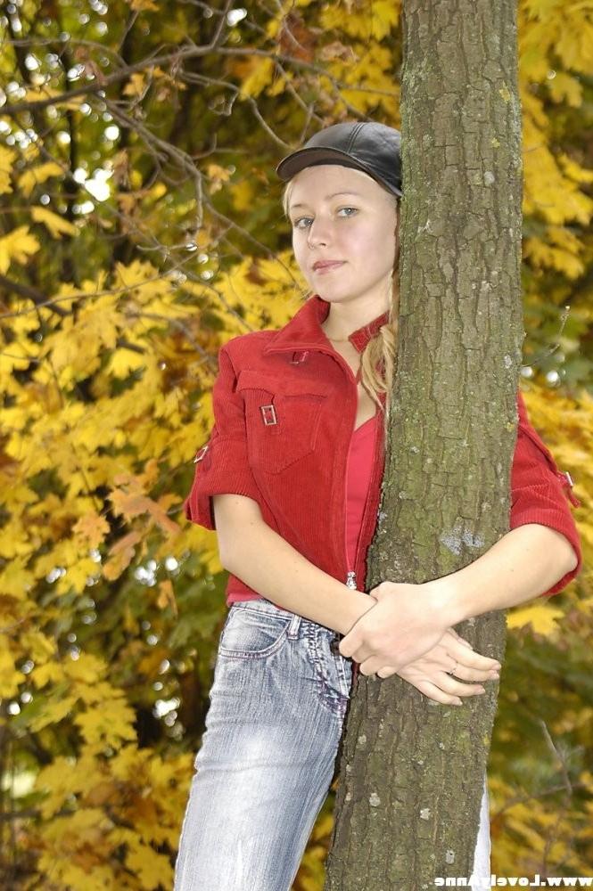 15P Lovely Anne fully naked outdoors