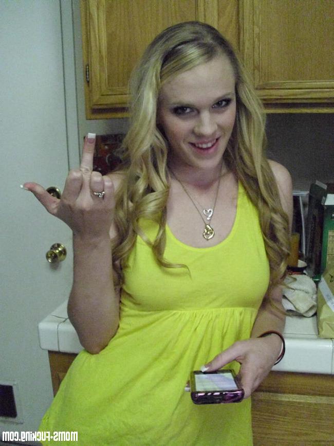 11P Blonde ex gfs show tits and ass for the camera gallery 9