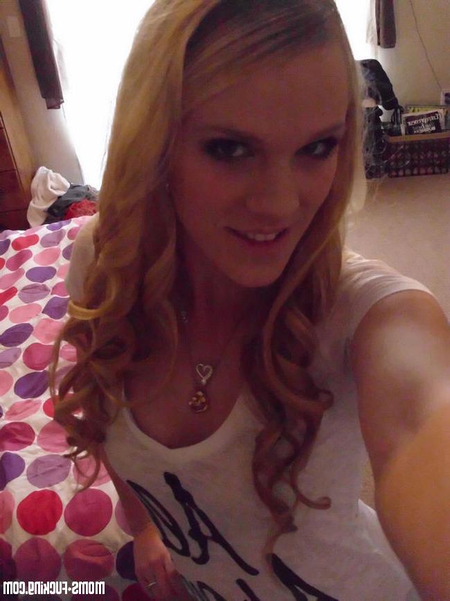 9P Blonde ex gfs show tits and ass for the camera gallery 10