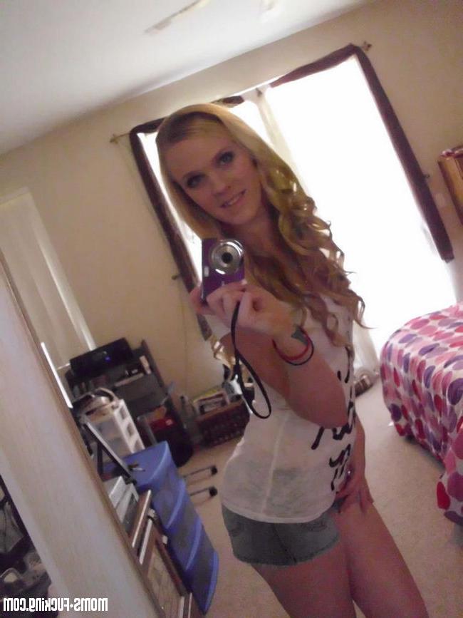 12P Blonde ex girlfriends show tits and ass for the camera gallery 4