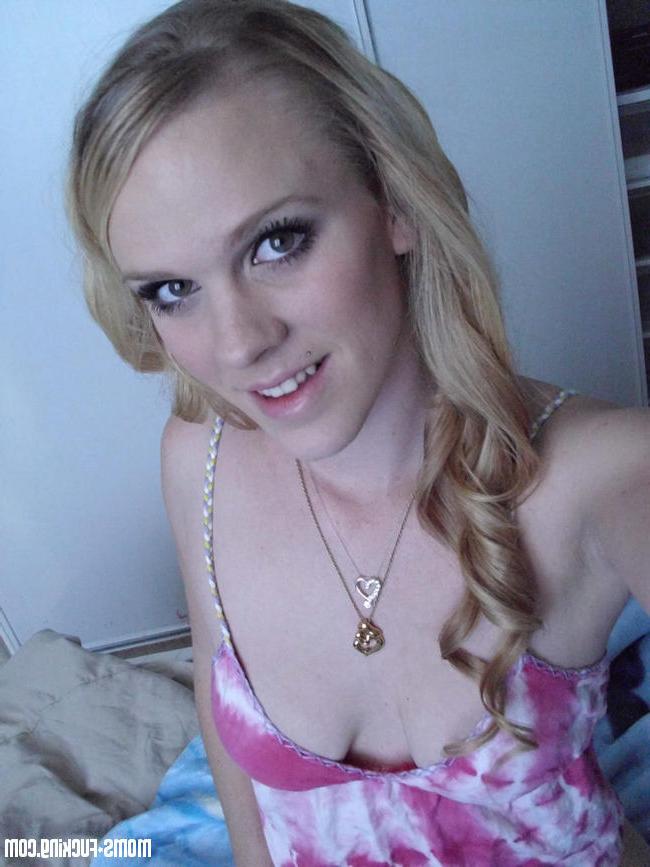 12P Blonde ex girlfriends show tits and ass for the camera gallery 4