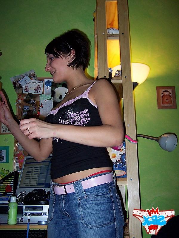 12P Girlfriend sleeping and getting nude body recorded