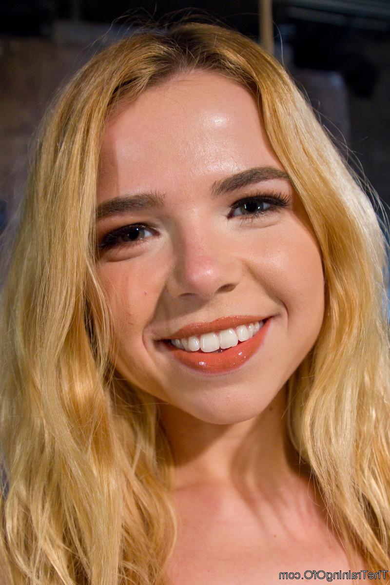 20P Holy shit this girl can fuck. And she loves being tied up, degraded, slapped aro