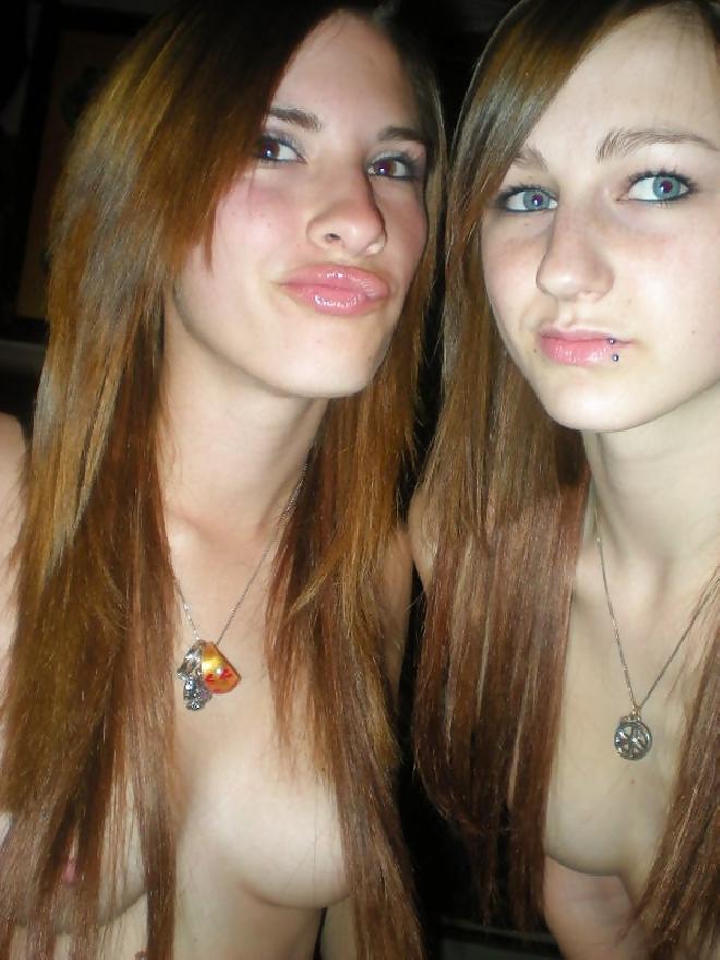 25P 2 sexy skinny teen girls selfshot pics