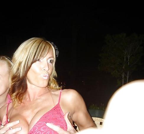 25P FACEBOOK FRIEND MILF BIG TITS ASS