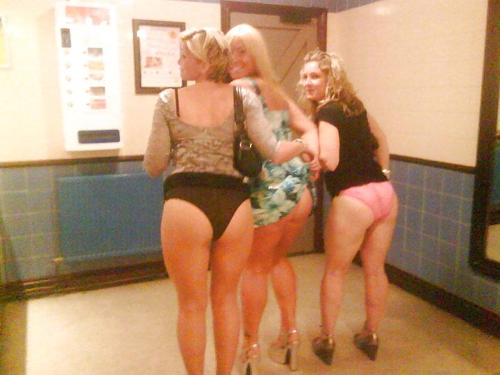 25P FACEBOOK FRIEND MILF BIG TITS ASS