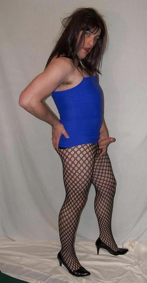 25P Horny sissy