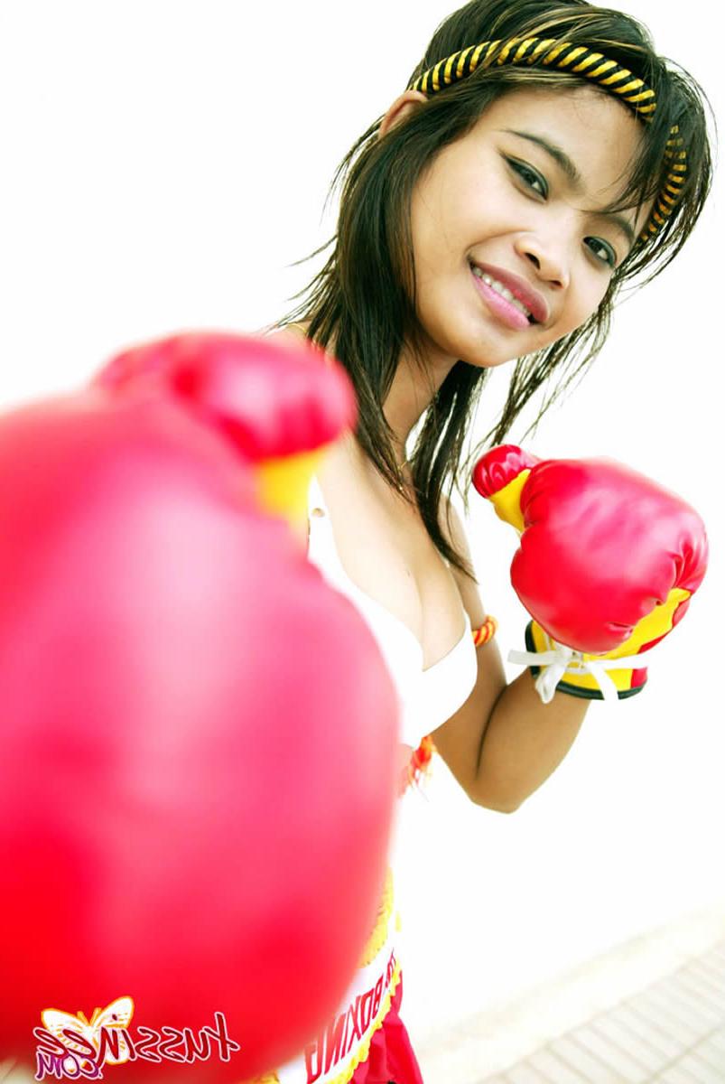 15P Bangkok teen Tussinee in a sexy Muay Thai boxing outfit