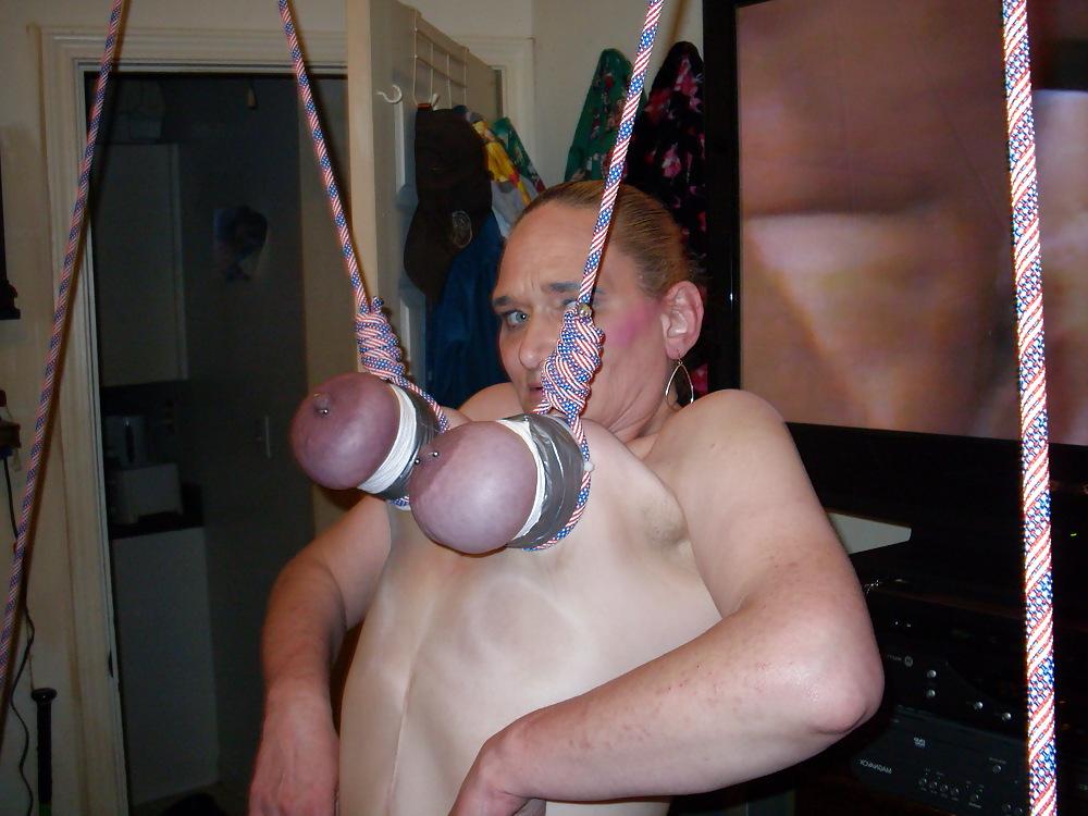 22P Skank hung by its tits