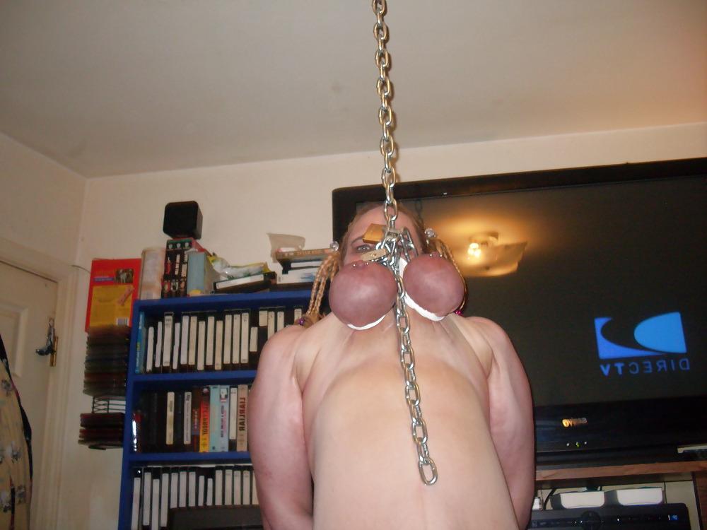 22P Skank hung by its tits