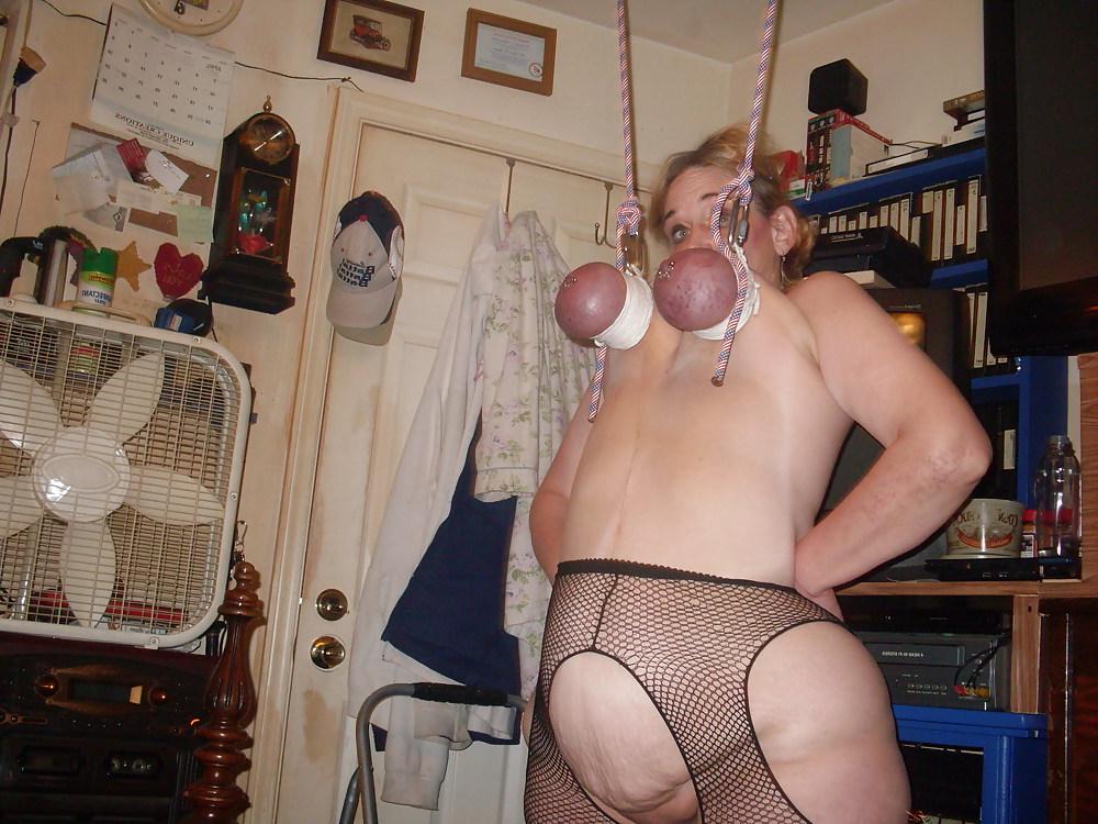 22P Skank hung by its tits