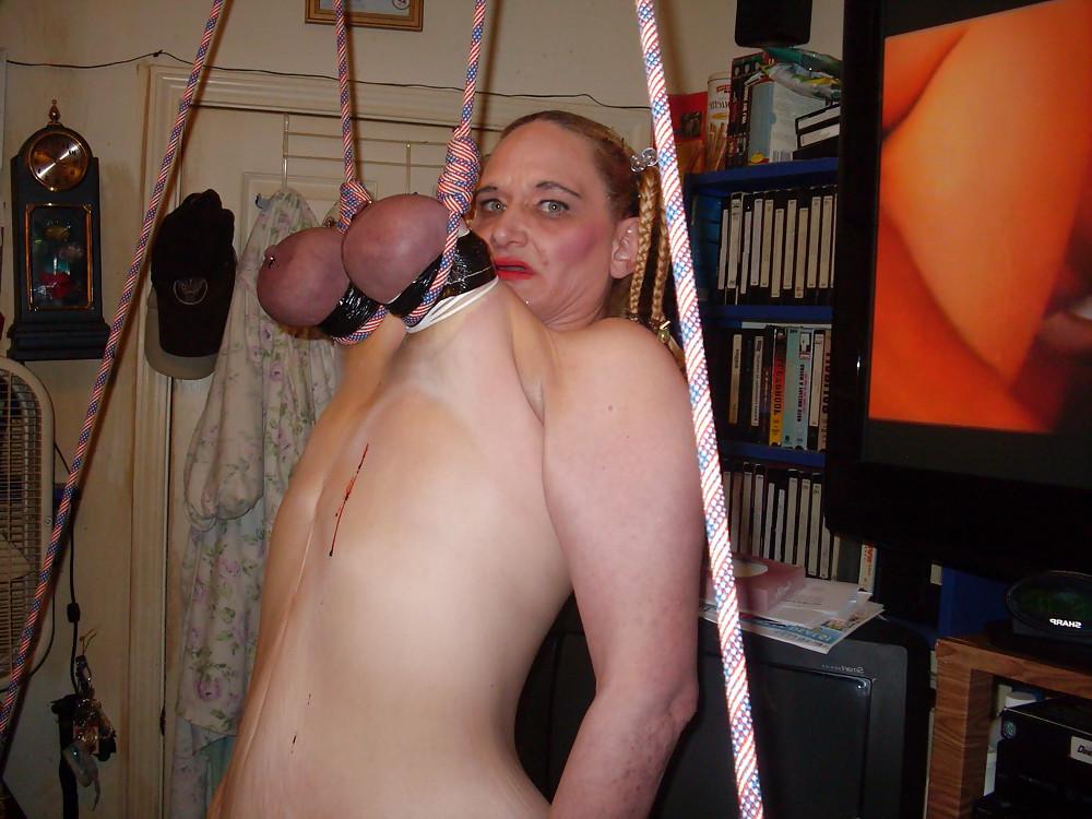 22P Skank hung by its tits