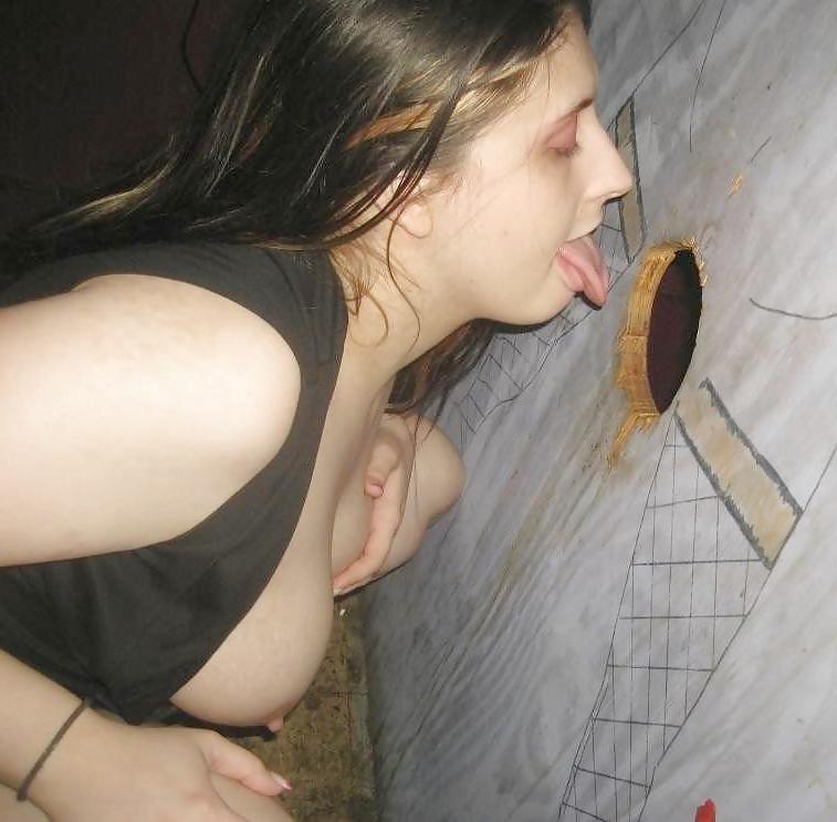 25P Les salopes ( special glory hole)