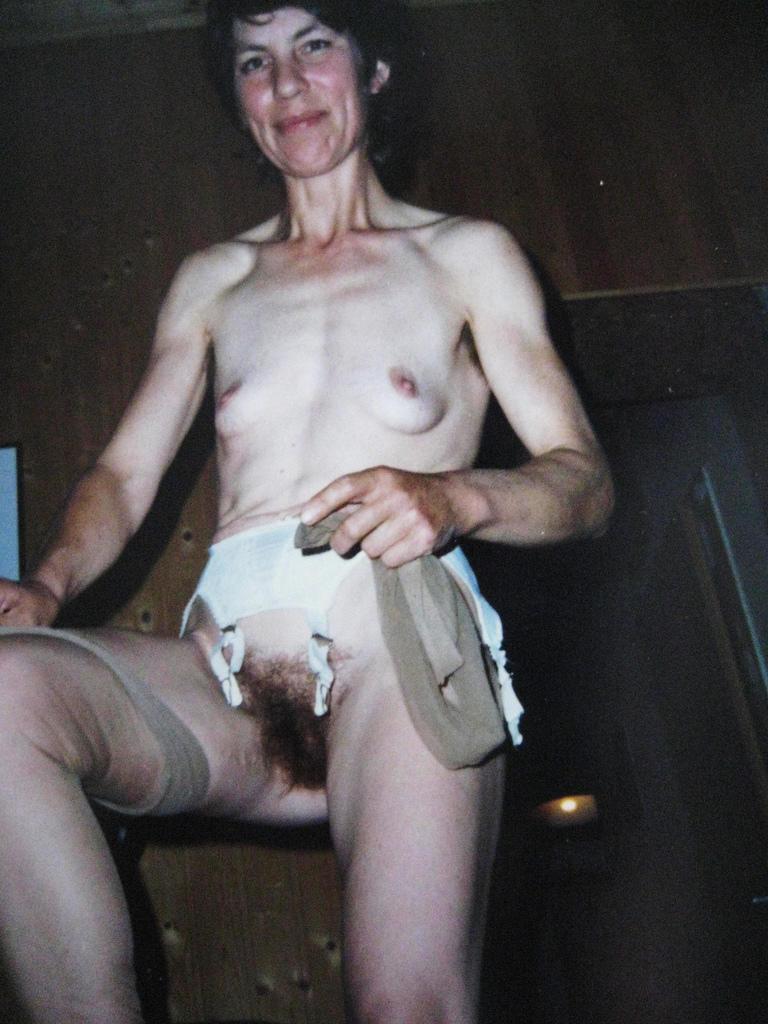 16P Amateur hairy pussies