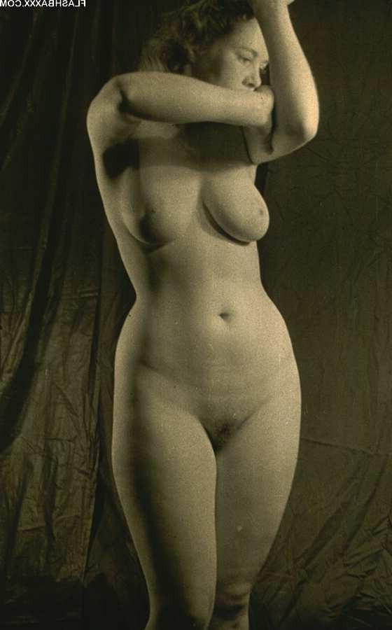 15P Hairy snatch babes from the olden days
