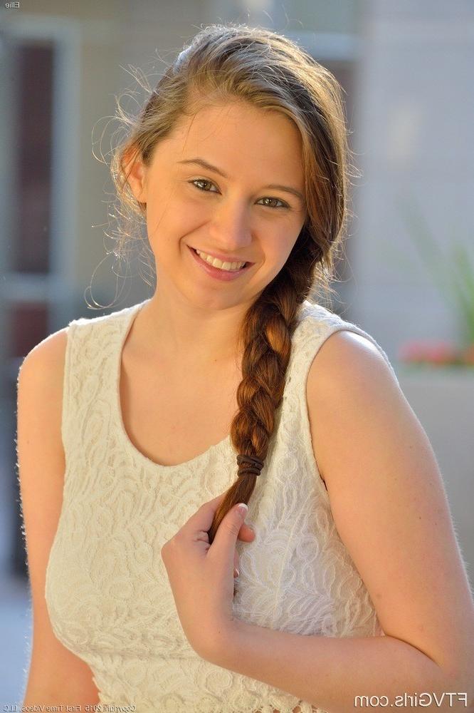15P Teen outdoors flashing