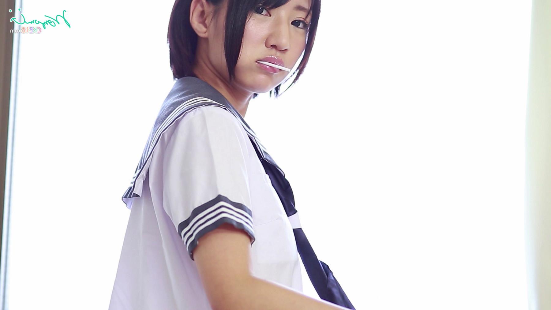 15P Japanese schoolgirl strips
