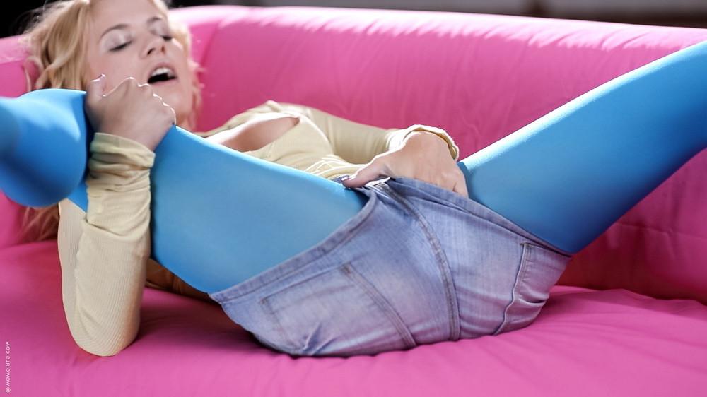 16P blond stunner in blue pantyhose coupling with her man