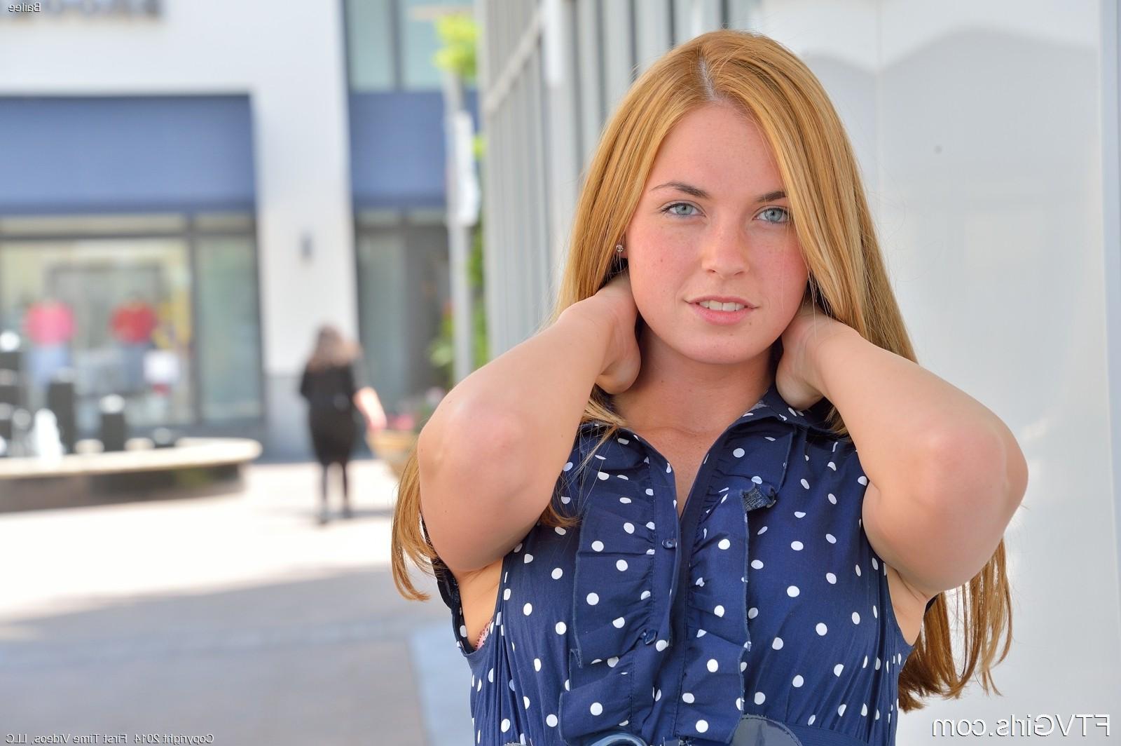 16P Girl next door cutie Bailee flashing her tits in public