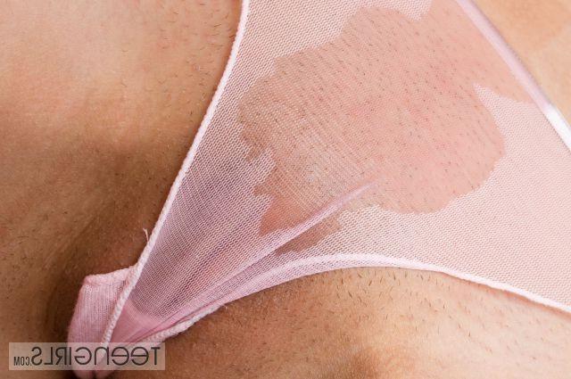 15P oiled cinnamon girl with supple body toying her pink pussy