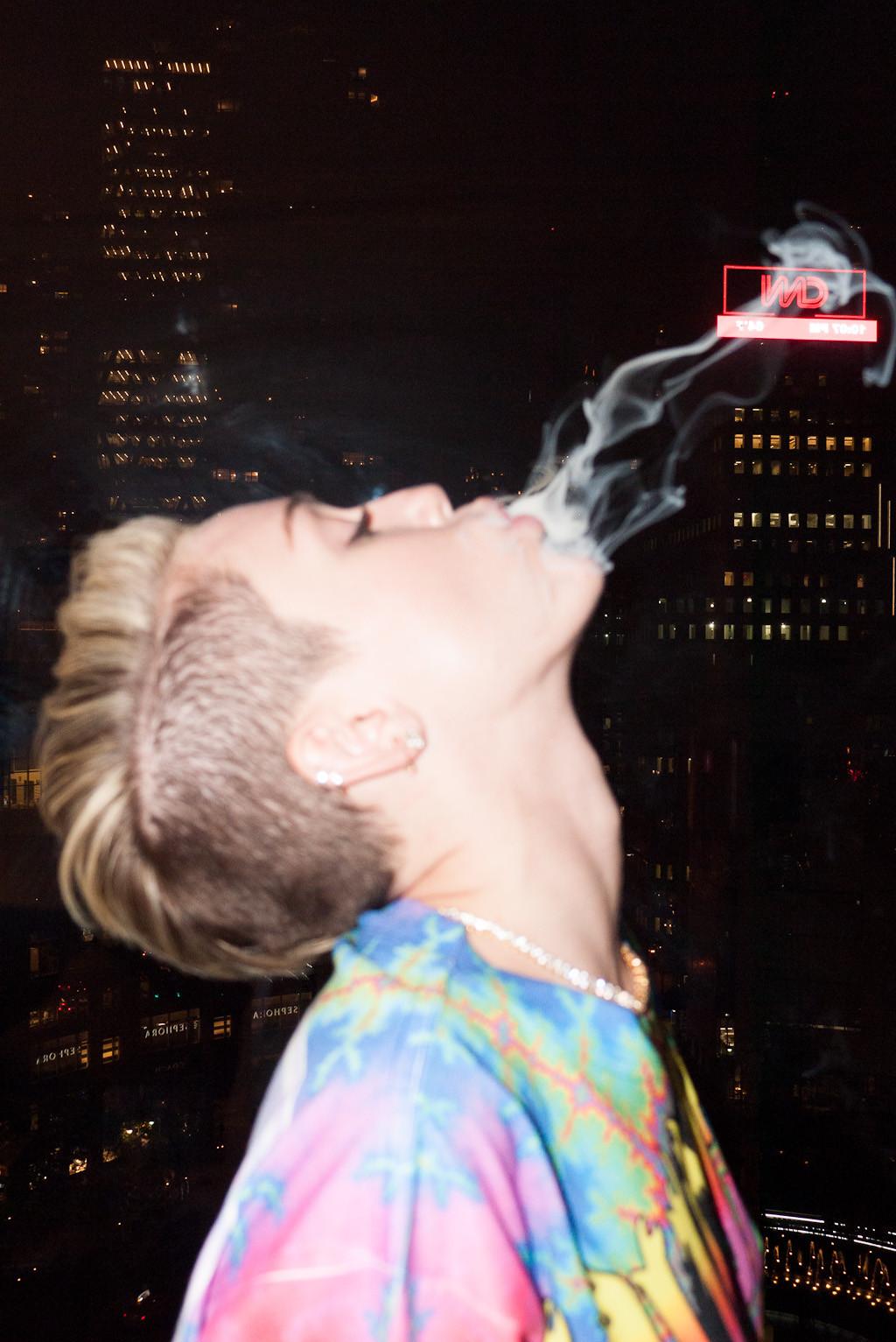 16P Miley Cyrus topless for Terry Richardson 