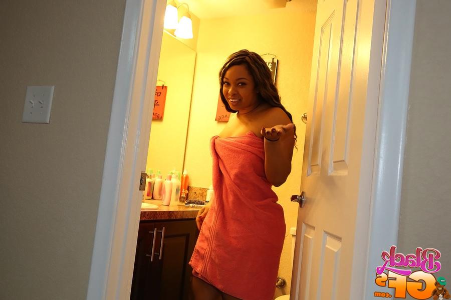 12P Sweety butt black chick fucked