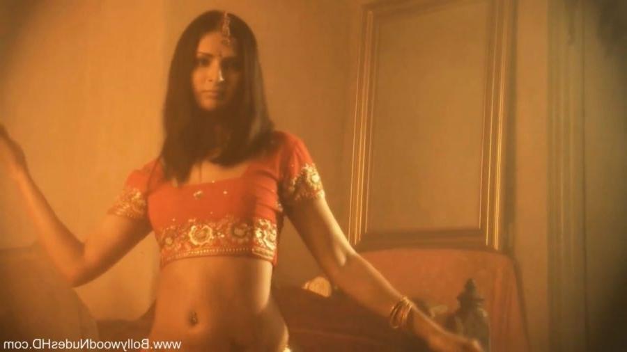 15P Naked Indian girl
