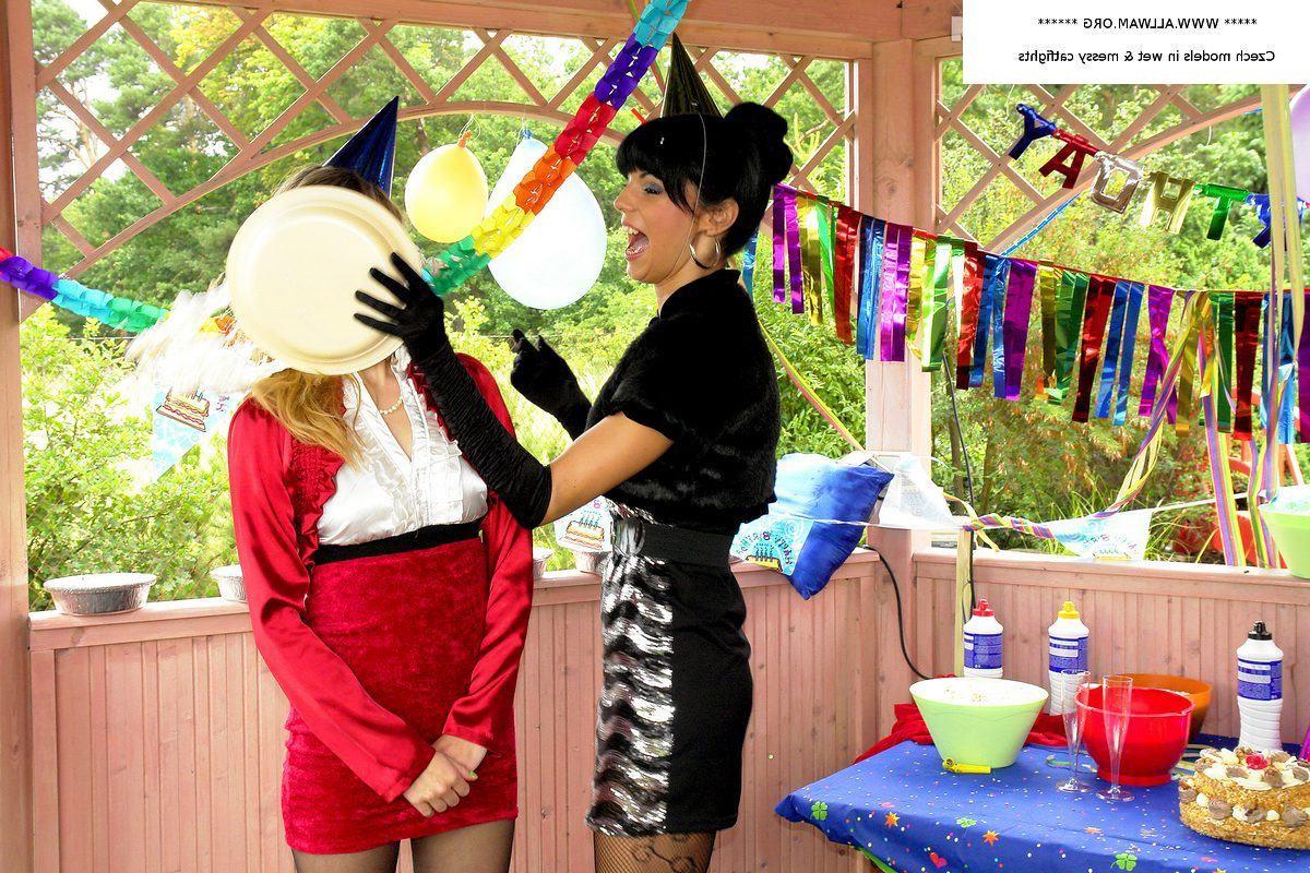 15P Glamour lesbians messy food catfighting 