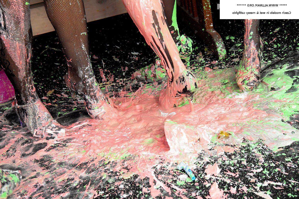 15P Glamour lesbians messy food catfighting 