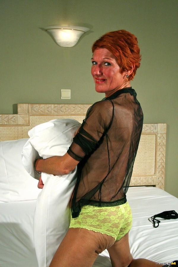 16P Naughty mama getting wet and wild