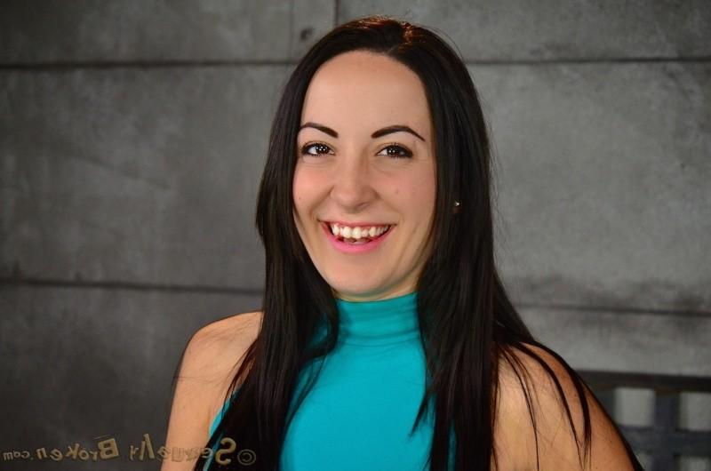 16P Marley Blaze is forced to double deepthroat on the sybian machine
