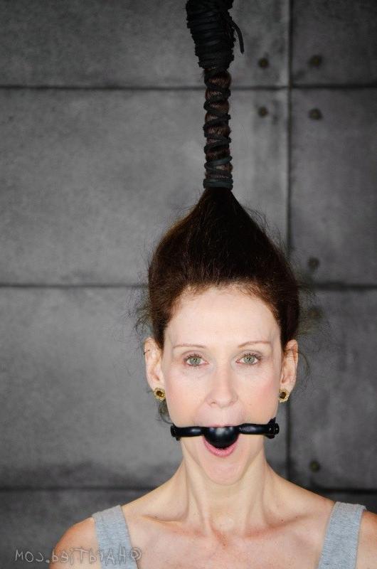 16P Emma amateur brunette is bound in rope and masked by lezdom Elise Graves