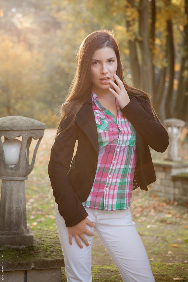 15P Zena Little takes off her tight white pants outside