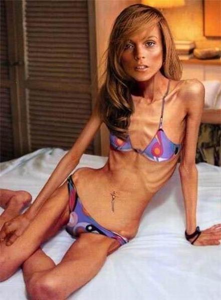 15P very skinny girls showing off their goodies