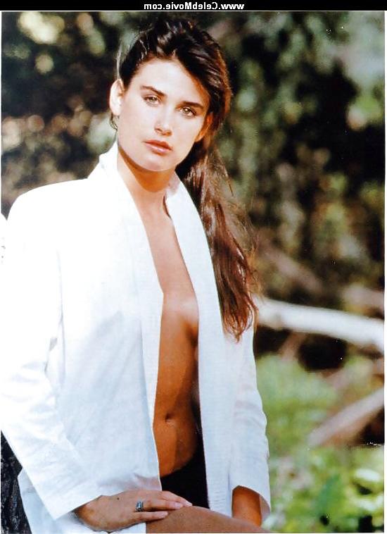 25P All the best of Demi moore