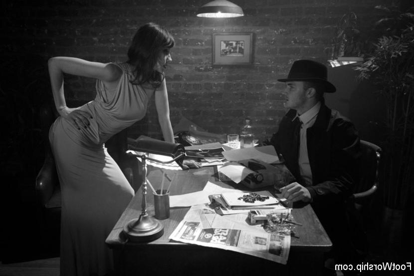 16P Maitresse Madeline femme fatale seductively uses her foot slave