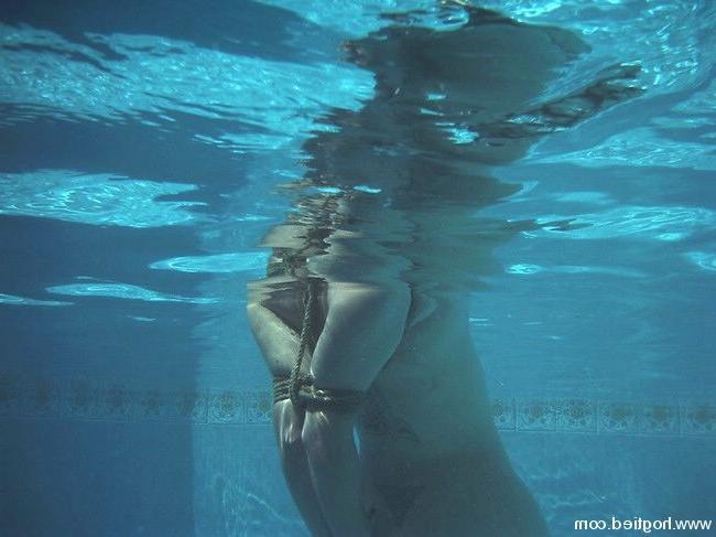 15P Slave girl tied up and pushed in the water