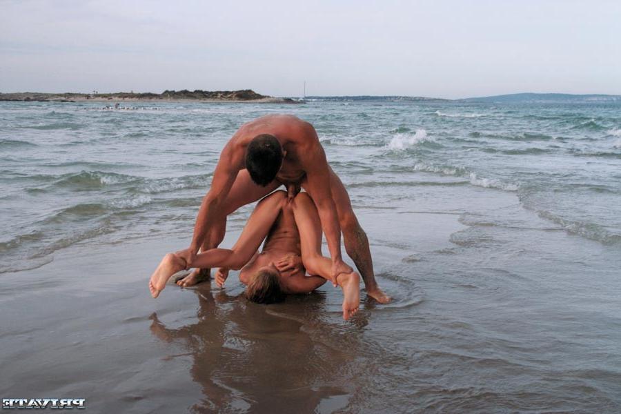 12P Slim blonde Cayenne Klein enjoys a great beach fuck
